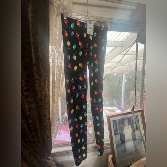 Festive String Light Patterned Leggings - Picture 1 of 2